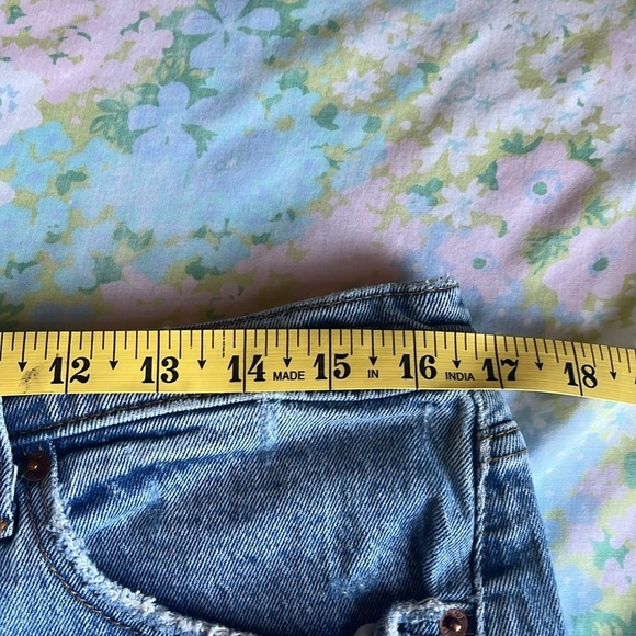 Abercrombie & Fitch | High Rise Mom Short Cut Off Denim Plus Size 32/14 Summer - Picture 7 of 8